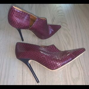 Malone Soulier Snakeskin Heels Wine Magenta